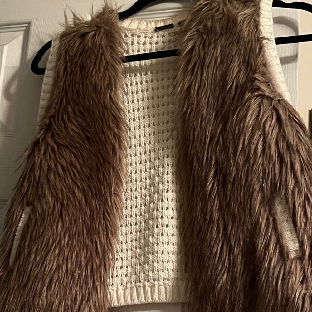 Girls Lg, women Sm Brown Faux Fur Vest